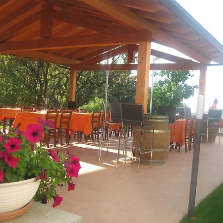 albergo del turista srl Vernasca Exterior foto